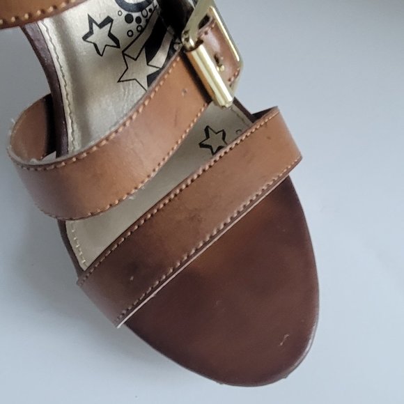 Brash Meridian Cognac/Brown Strapped Gold Buckled Sandals Size 6.5 - Picture 3 of 6